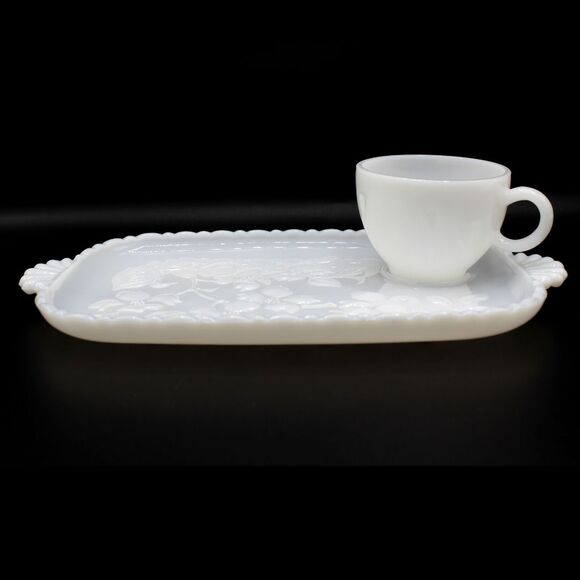 Vintage 1930s Hazel Atlas Dogwood Pattern Milk Glass Luncheon Plate & Cup Set - Picture 2 of 8